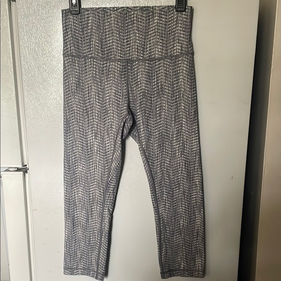 Lululemon Gray/White Size 8 Leggings - Picture 1 of 5